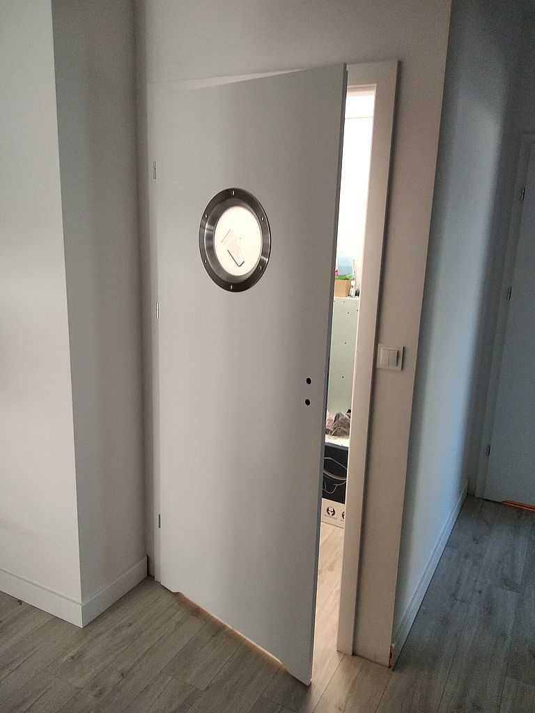 Drzwi z bulajem Gdynia 02