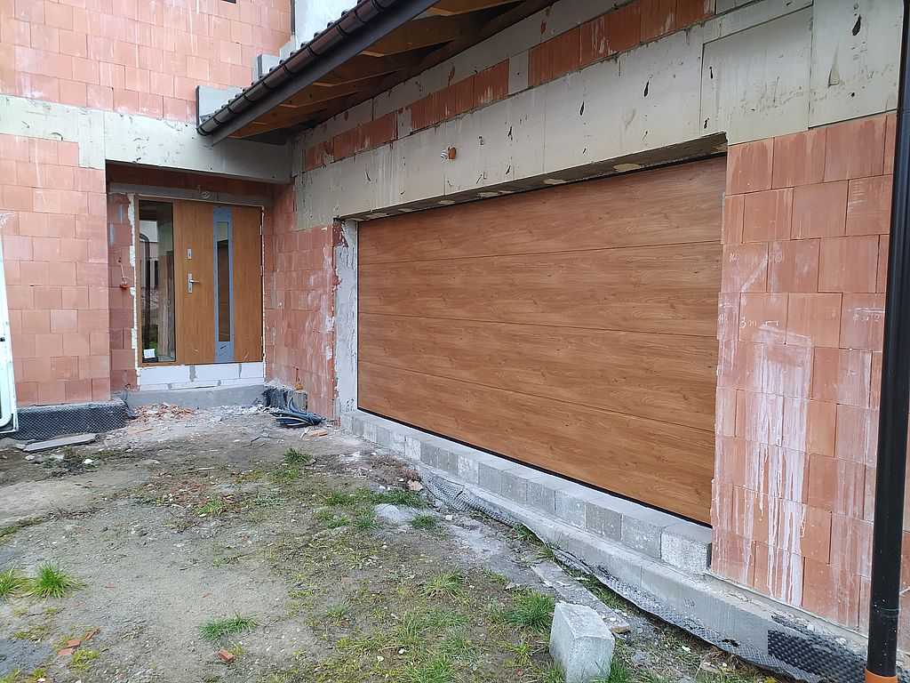 Brama garażowa Wiśniowski UniPro Kraków 01